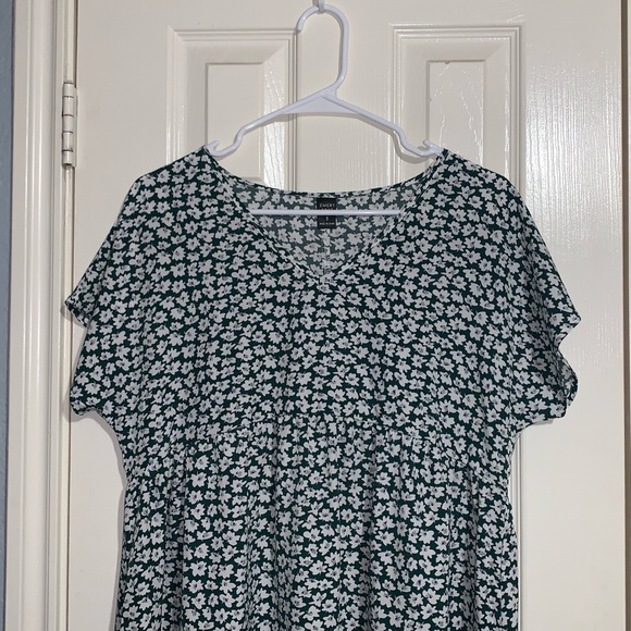 Emery Rose Dress - Picture 2 of 3